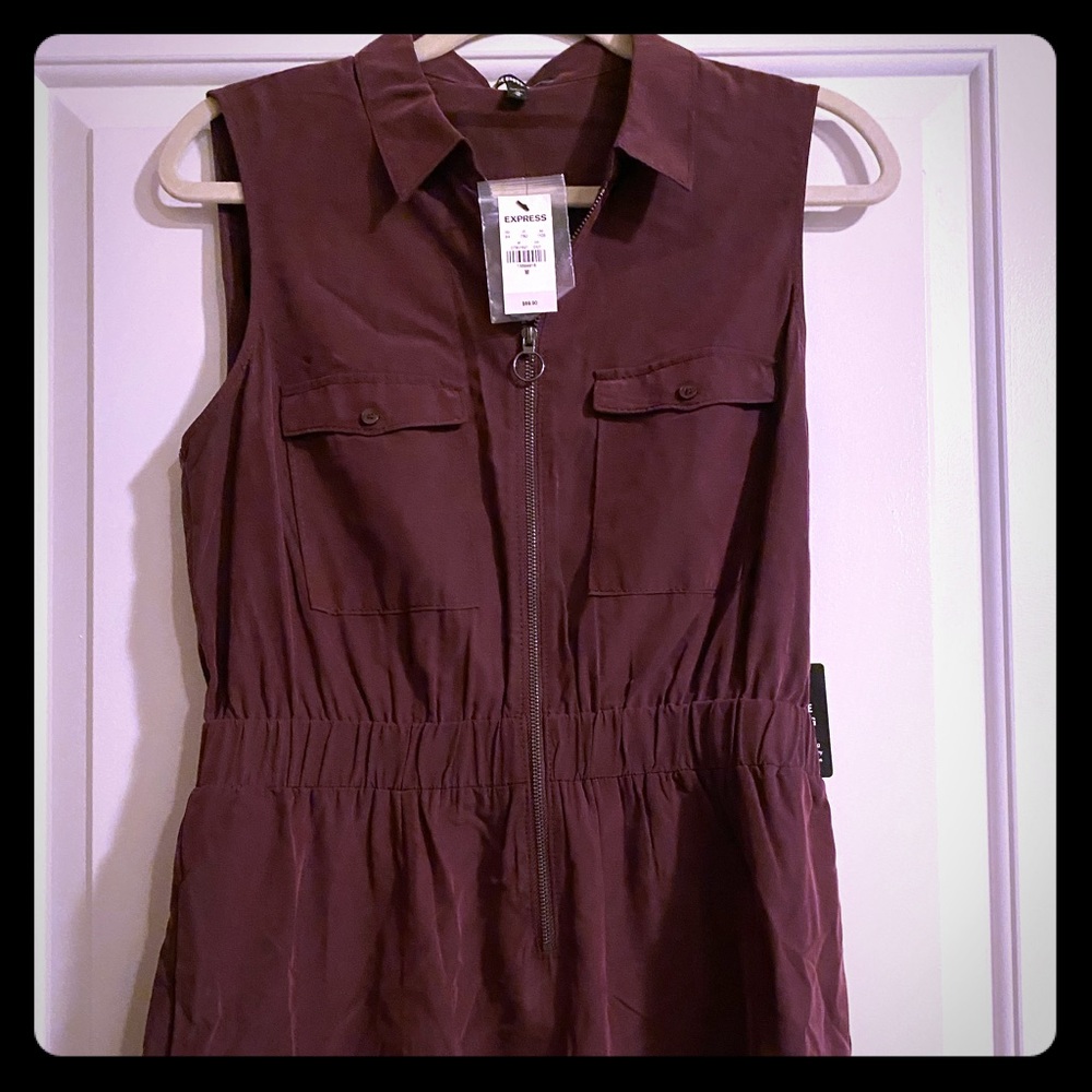 NWT SLEEVELESS EXPRESS DRESS